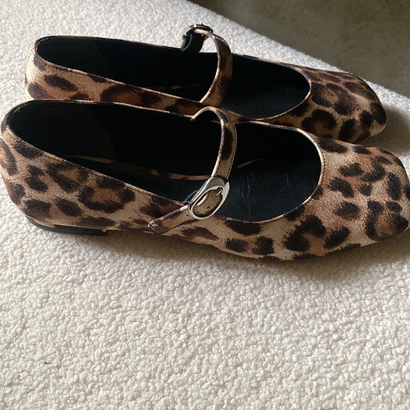 Reformation Melissa Mary Jane, color Leopard Crepe size 7-1/2 - Picture 2 of 7